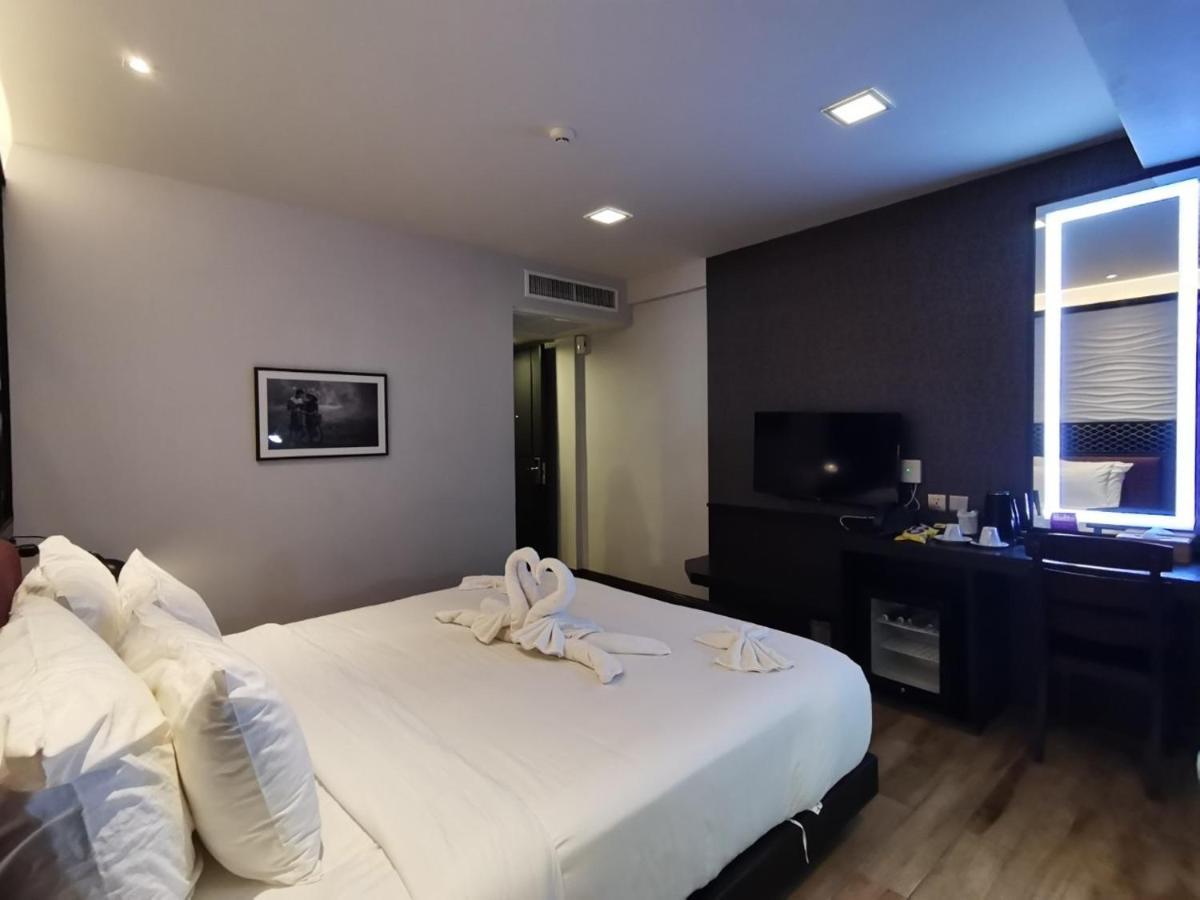 Hotel Holatel Phitsanulok Exterior foto